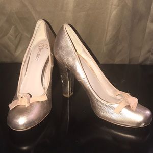Flounce shoes in good condition